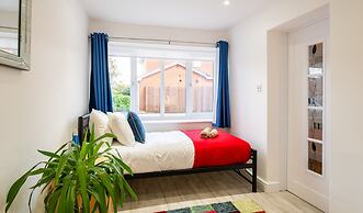 Spacious 4-br Cambridge House, Free Parking