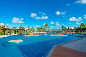 Sirenita G. Infinity pool - At Mareazul
