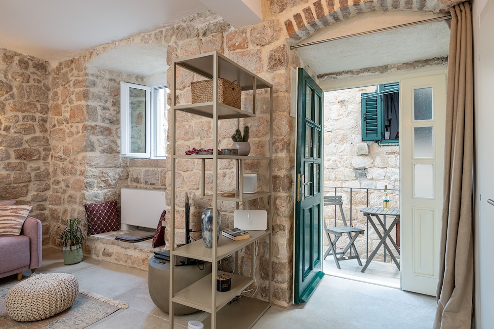 MIRABILIS - studio apartment - Old Town
