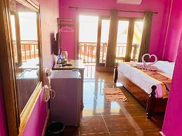 Happy Riverview Hotel