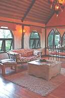 Leleshwa Retreat