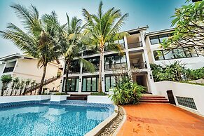 Manyo Hotel and Resort