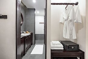 Manyo Hotel and Resort