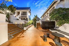 Manyo Hotel and Resort