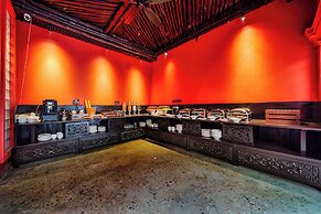Manyo Hotel and Resort