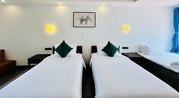 Manyo Hotel and Resort
