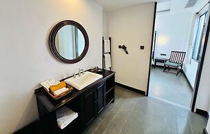 Manyo Hotel and Resort