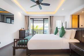 Manyo Hotel and Resort
