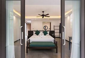 Manyo Hotel and Resort