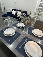 House Sleeps 6 With Free Parking