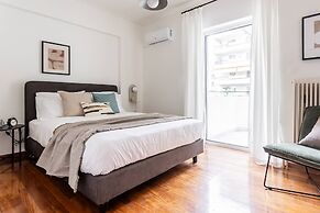 Faliro Sunlit 3BR Apartment