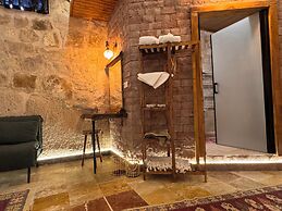 Ceran Stone House