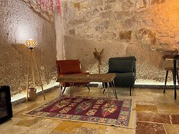 Ceran Stone House