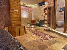 Ceran Stone House