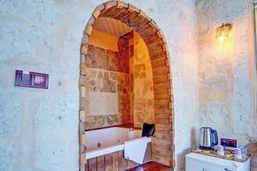 Ceran Stone House