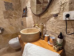 Ceran Stone House