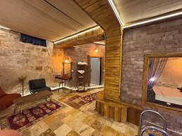 Ceran Stone House
