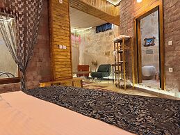 Ceran Stone House