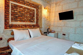 Ceran Stone House
