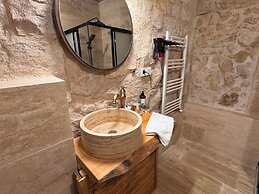 Ceran Stone House