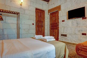Ceran Stone House
