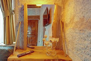 Ceran Stone House