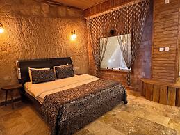 Ceran Stone House