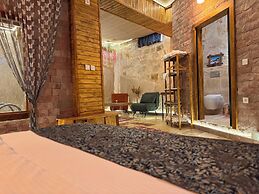 Ceran Stone House