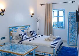 Casa Blue Pearl