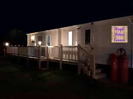 Inviting Beautiful 3-bed Caravan in Ingoldmells
