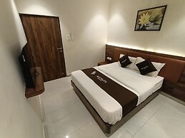 Hotel Moon Lite Residency Marve Malad