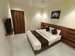 Hotel Moon Lite Residency Marve Malad