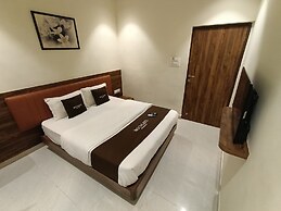 Hotel Moon Lite Residency Marve Malad