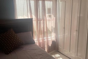 Apartment Sleeps 6 With Pool Access