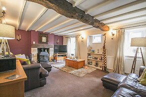 Charming 5-bed Cottage in Old Sodbury Bristol