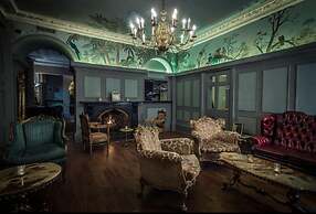 The Walton Hotel