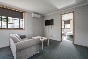Bridport Bay Inn
