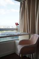 COZI modern loft suite at BGC