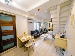 COZI modern loft suite at BGC