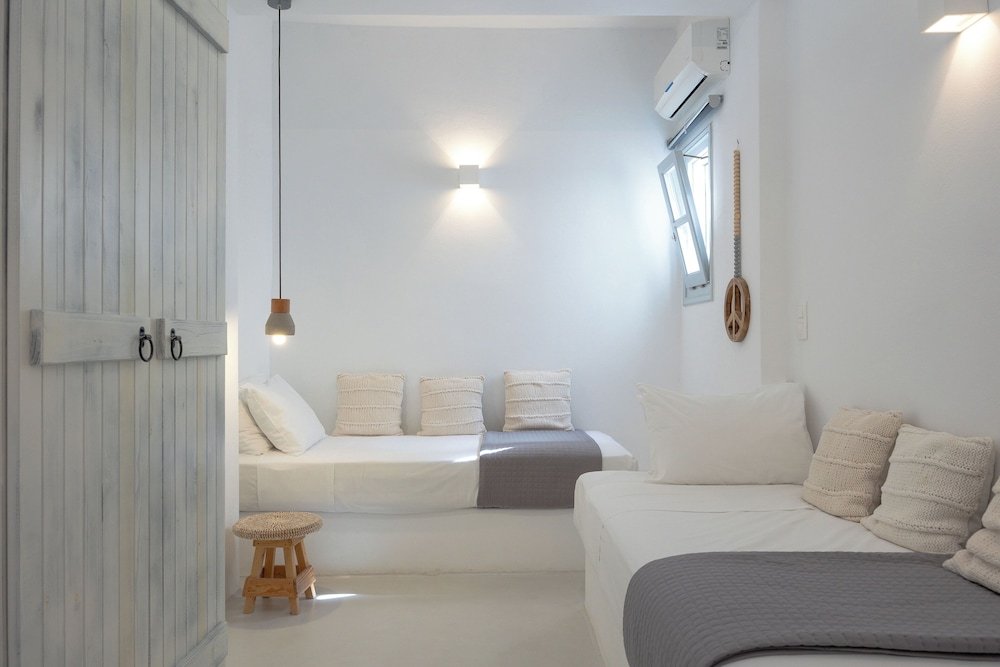 Flisvos Beach Apartments