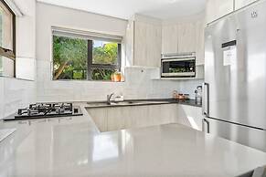 Zaria Sun Cottage