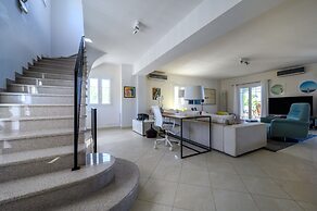 Methoni Paradise Villa for 10 & Pool