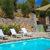 Roots Suites in Crete