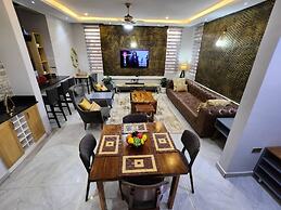 Exquisite 3bed 3bath Lake View Home in Entebbe
