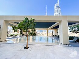 Lux Burj Royale Full Burj Khalifa & Fountain View