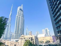Lux Burj Royale Full Burj Khalifa & Fountain View