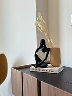 HiGuests - The Sterling by Omniyat