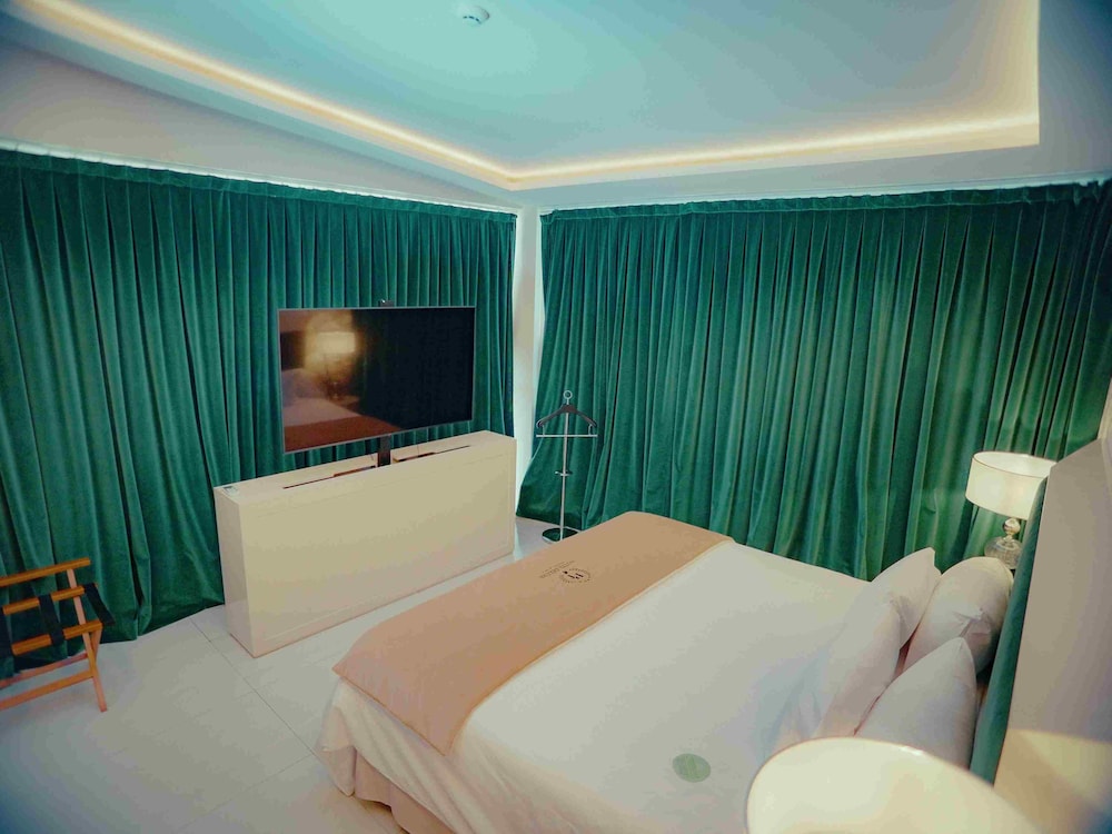 HT Hotel Deluxe Resort & SPA