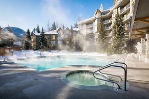 Private Residences at the Cascade Lodge