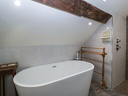 Hoarders Cottage